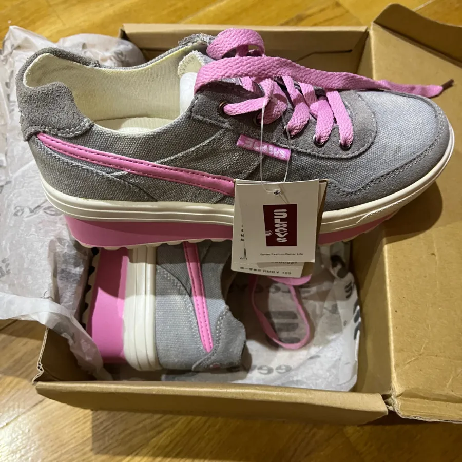 کفش خارجی مارک Leevs