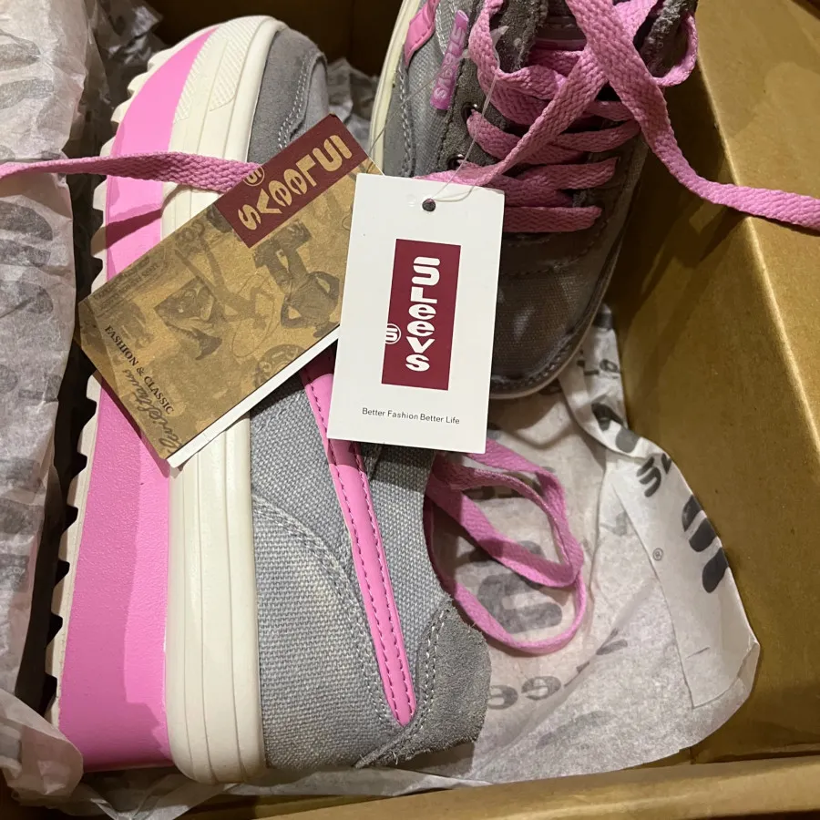 کفش خارجی مارک Leevs