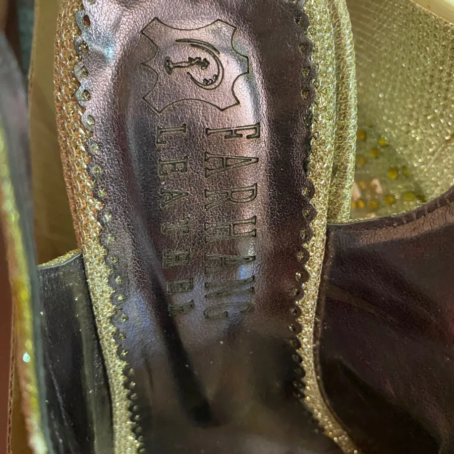 کفش طلایی مجلسی نگیندار