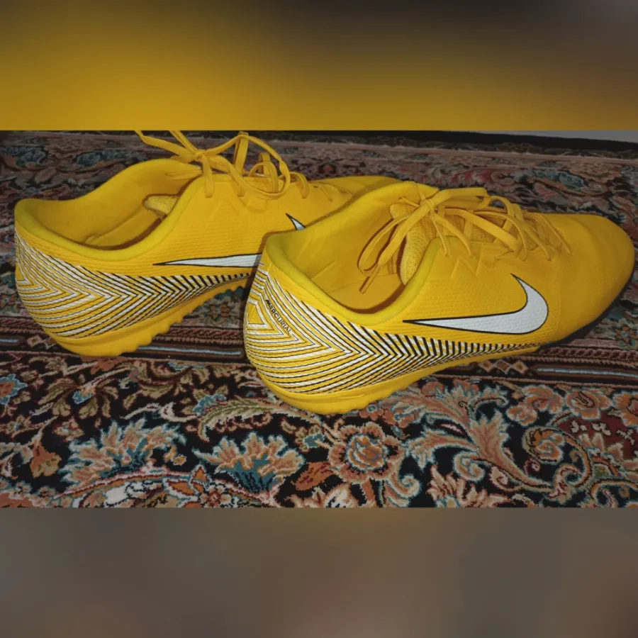 کتونی فوتسال نایک