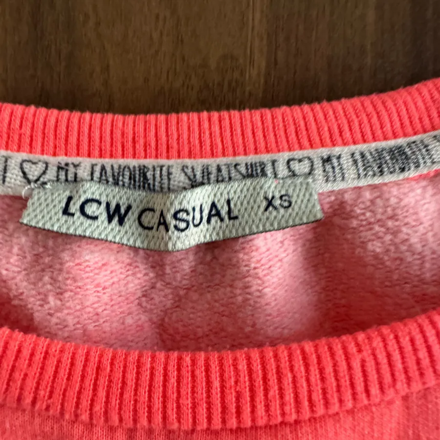 بافت صورتی Lc waikiki