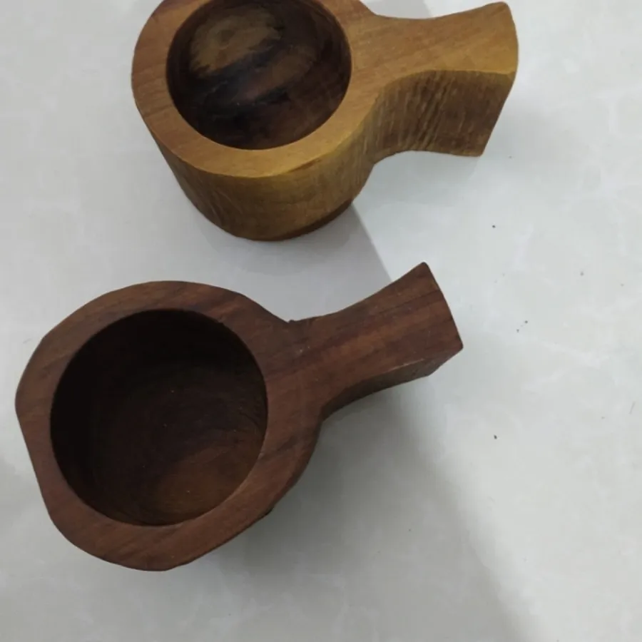 ظرف چوبی شبیه لیوانن