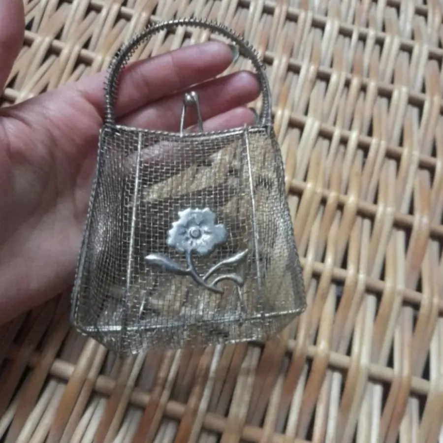 کیف فلزی قدیمی