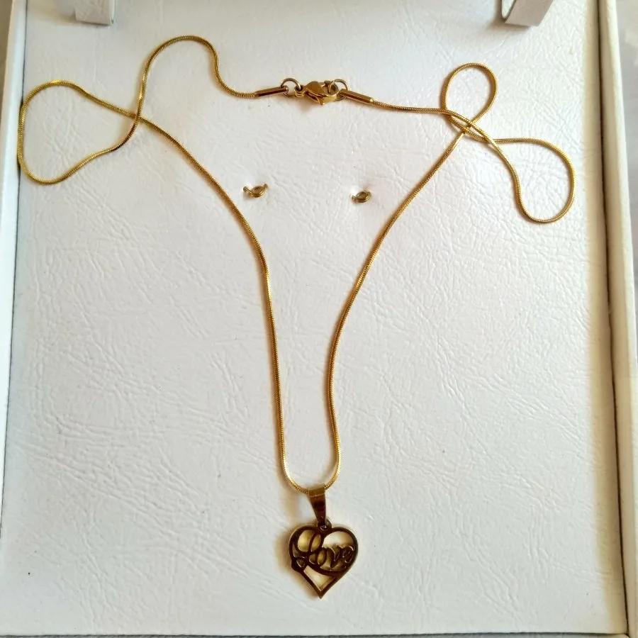 گردنبند و گوشواره