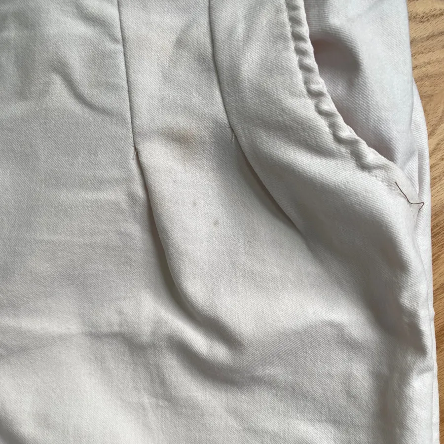 شلوار سفید کتان