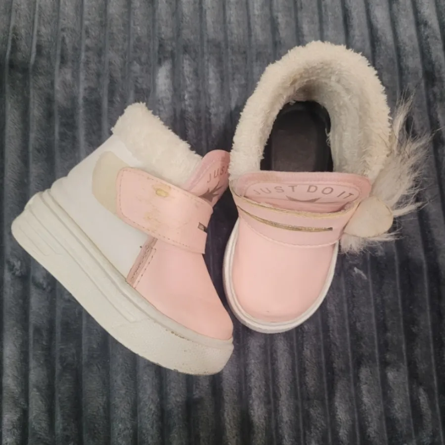 بوت دخترانه