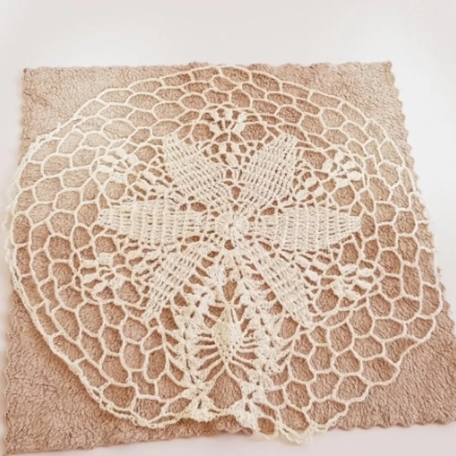 رومیزی قلاب  بافی