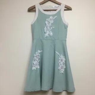 پیراهن دخترانه