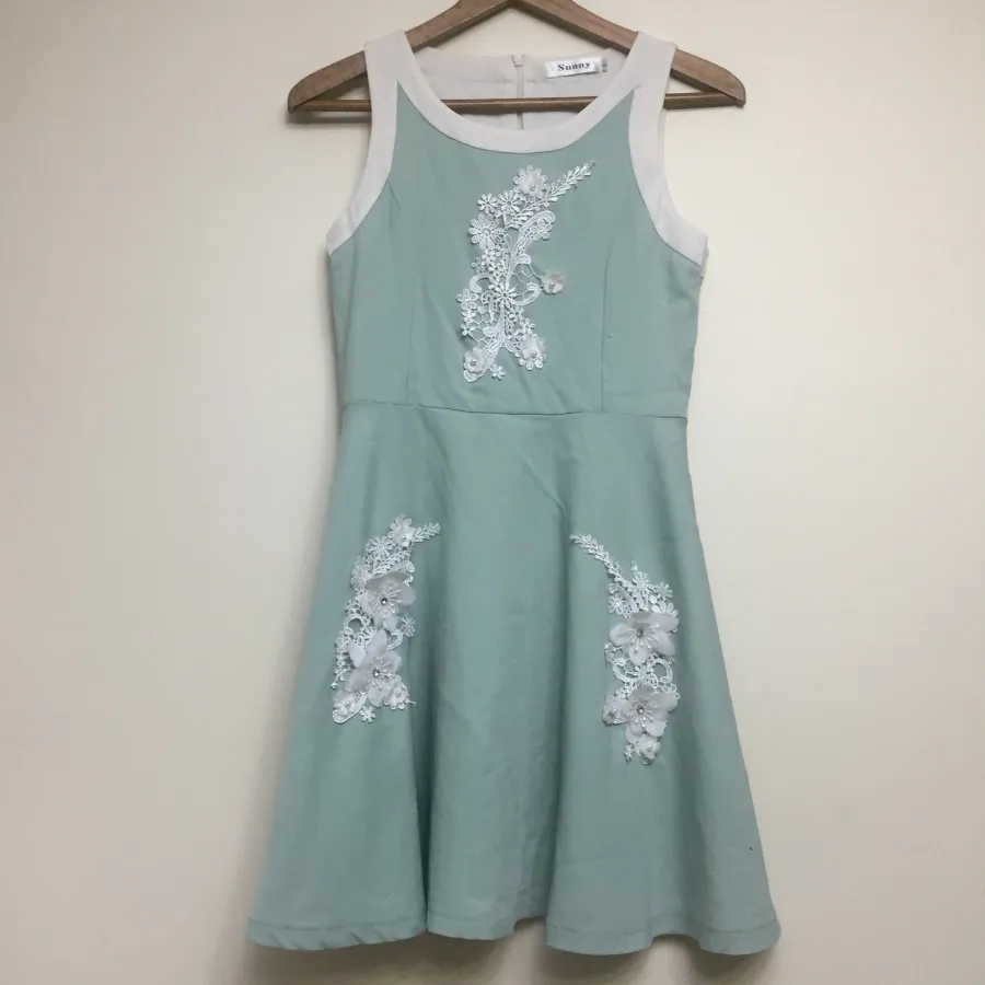 پیراهن دخترانه