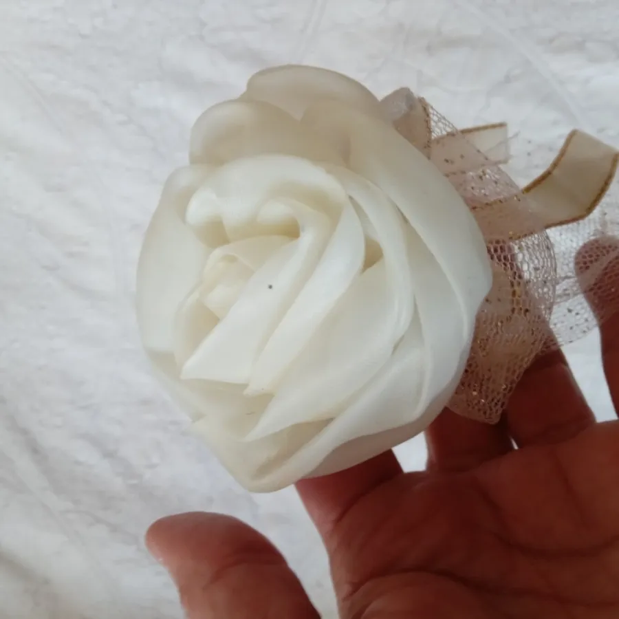 شاخه گل روبانی