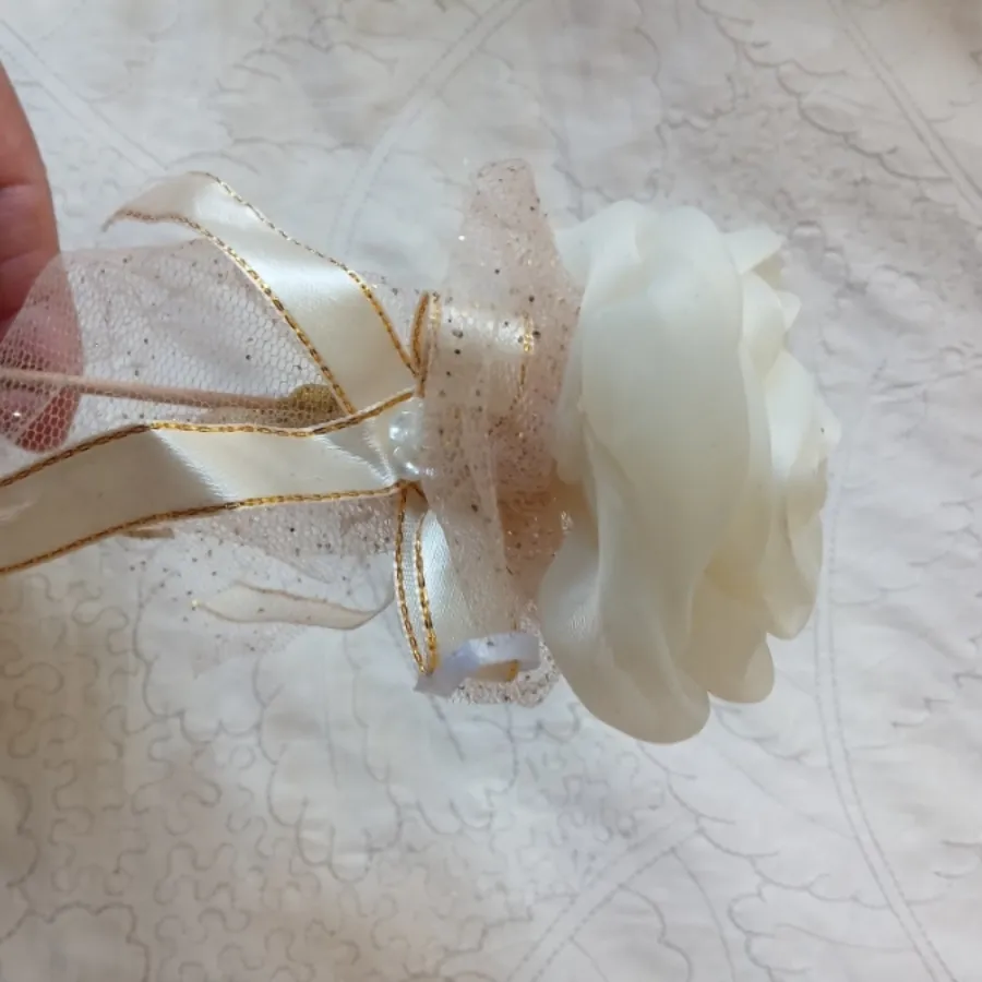 شاخه گل روبانی