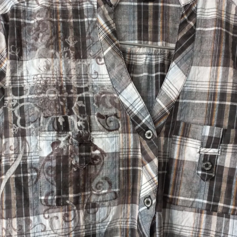 پیراهن چهارخانه