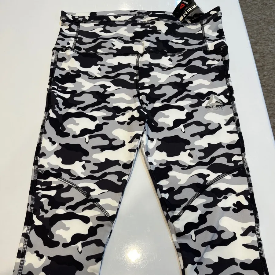 لگ شلوارک ورزشی زنانه