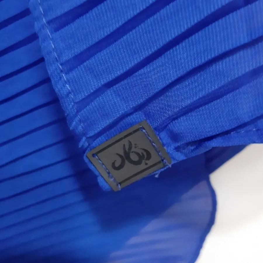 شال پلیسه آبی