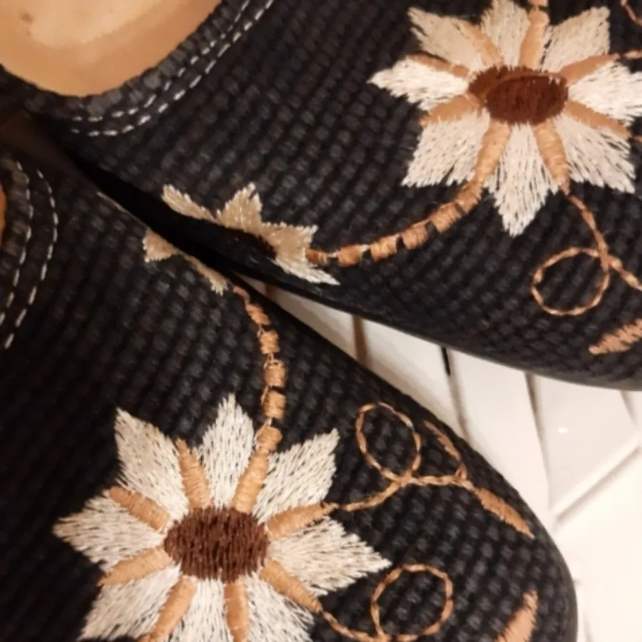 کفش فانتزی گلدوزی