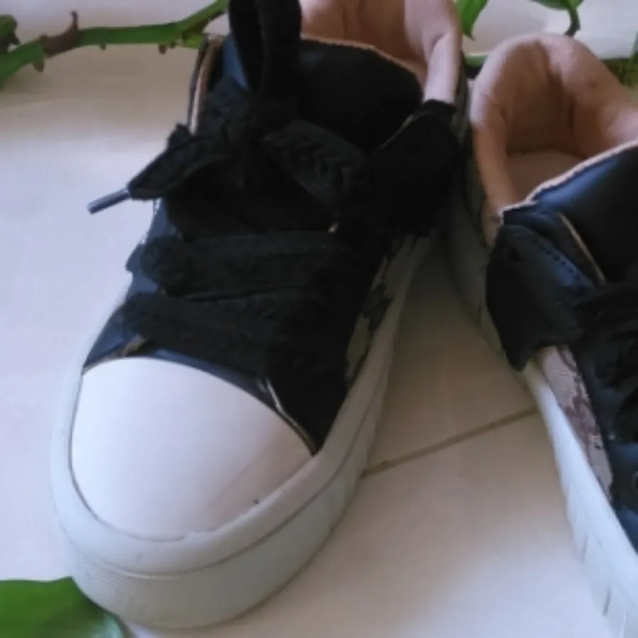 ونس دخترونه