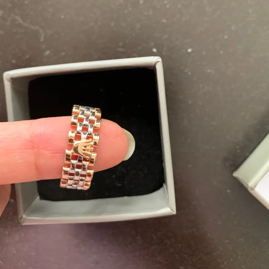 انگشتر بسیار شیک رولکس