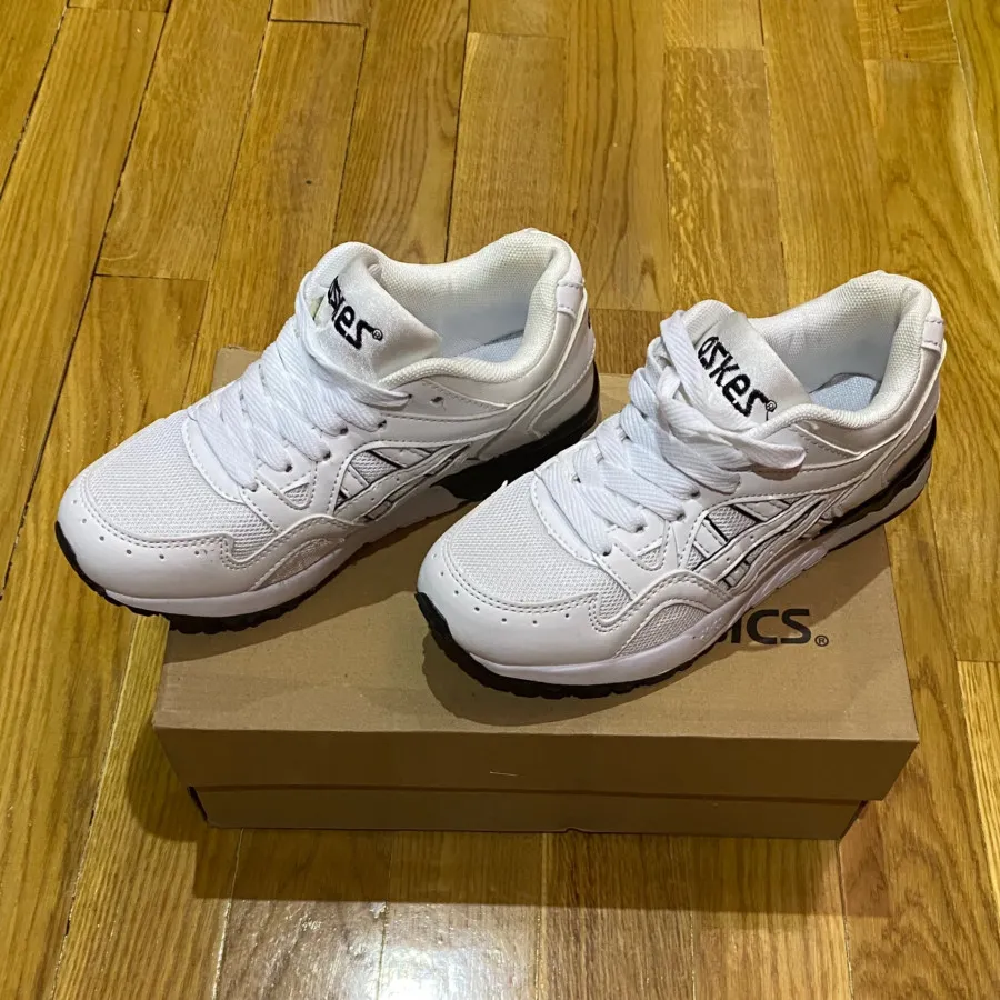 کفش آسیکس ویتنام