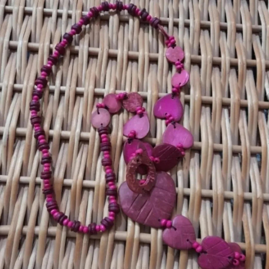 گردنبند چوبی