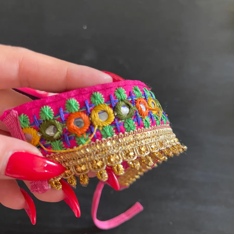 پابند و جاسویچی