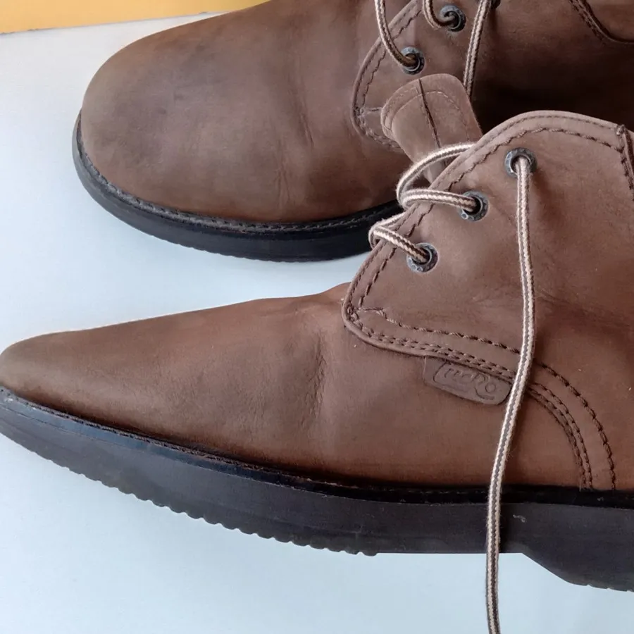 نیم بوت چرم مردانهLucro