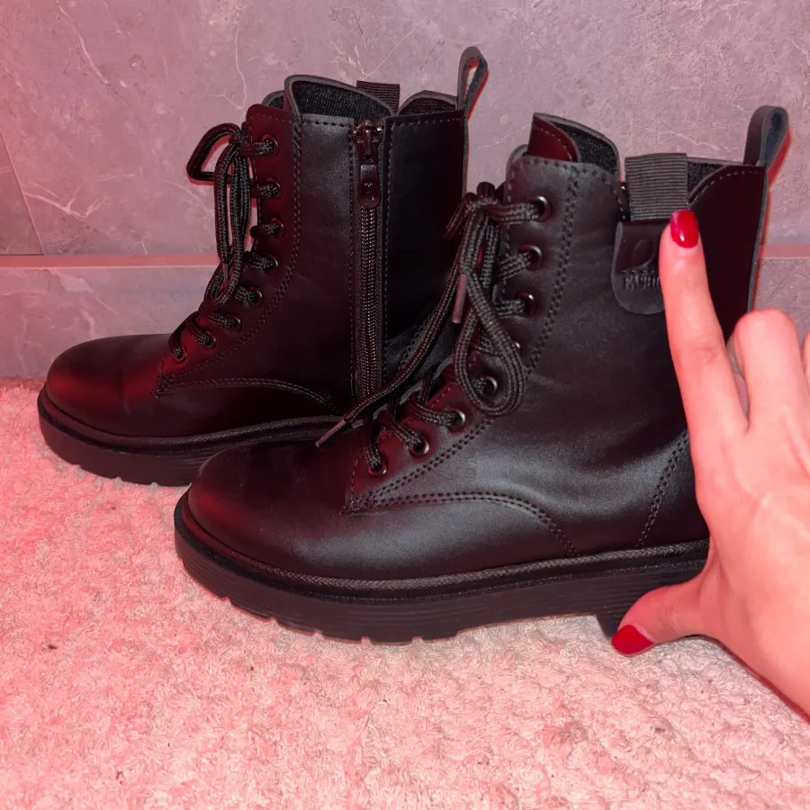 نیم بوت چرم مشکی