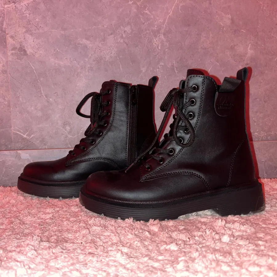 نیم بوت چرم مشکی