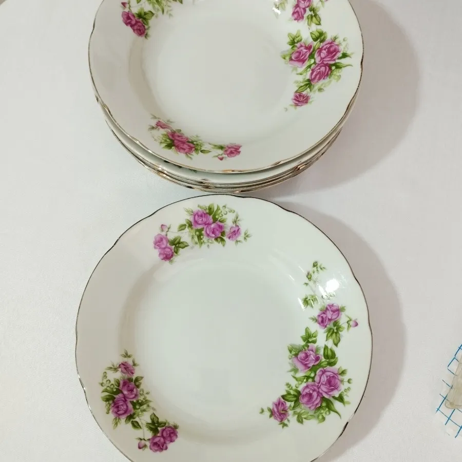 خورشت خوری گلسرخی