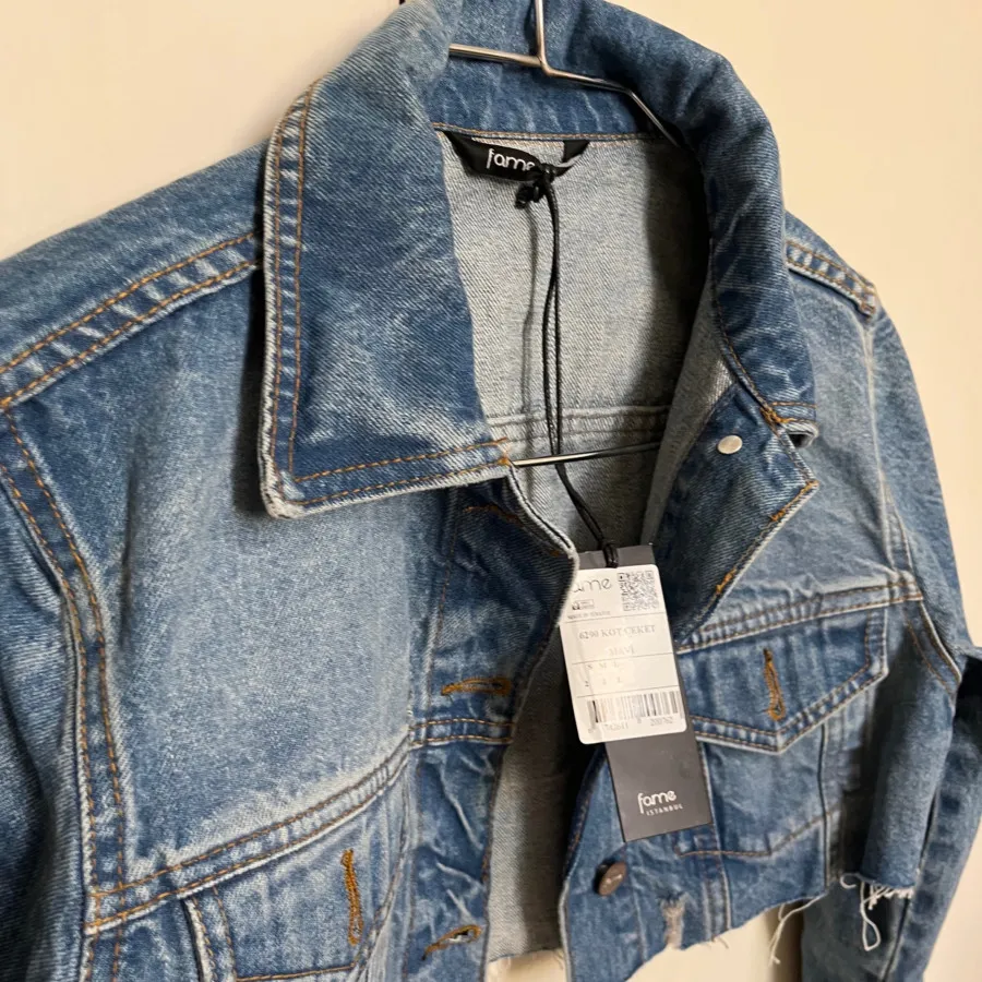 کراپ کت جین fame