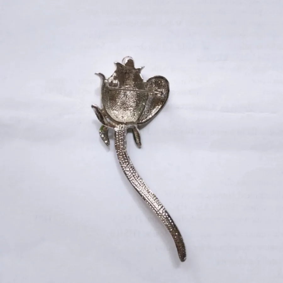 سنجاق سینه گل رز