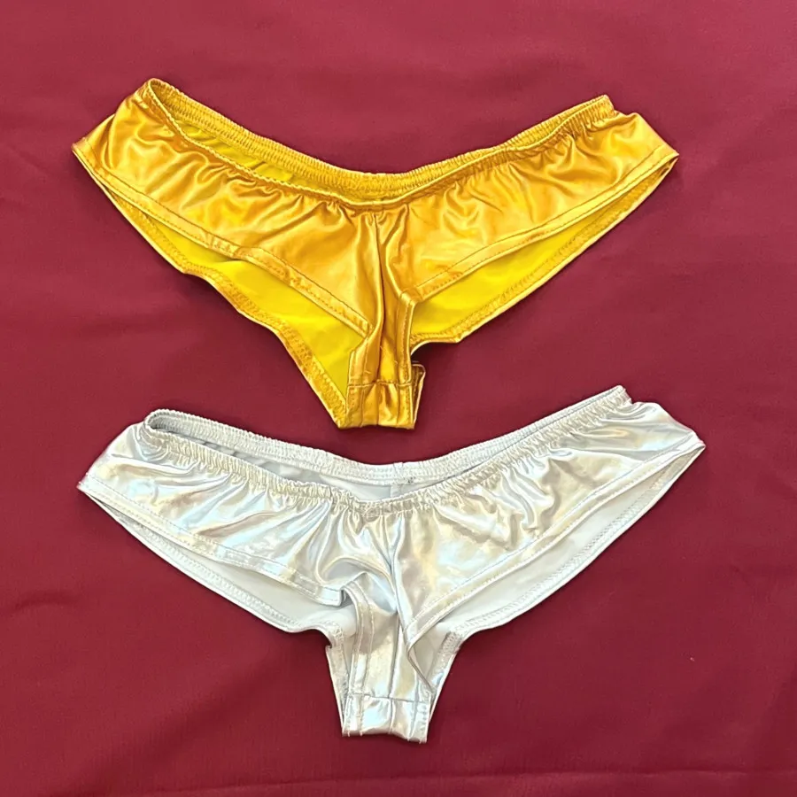 شورت نقره ای طلایی