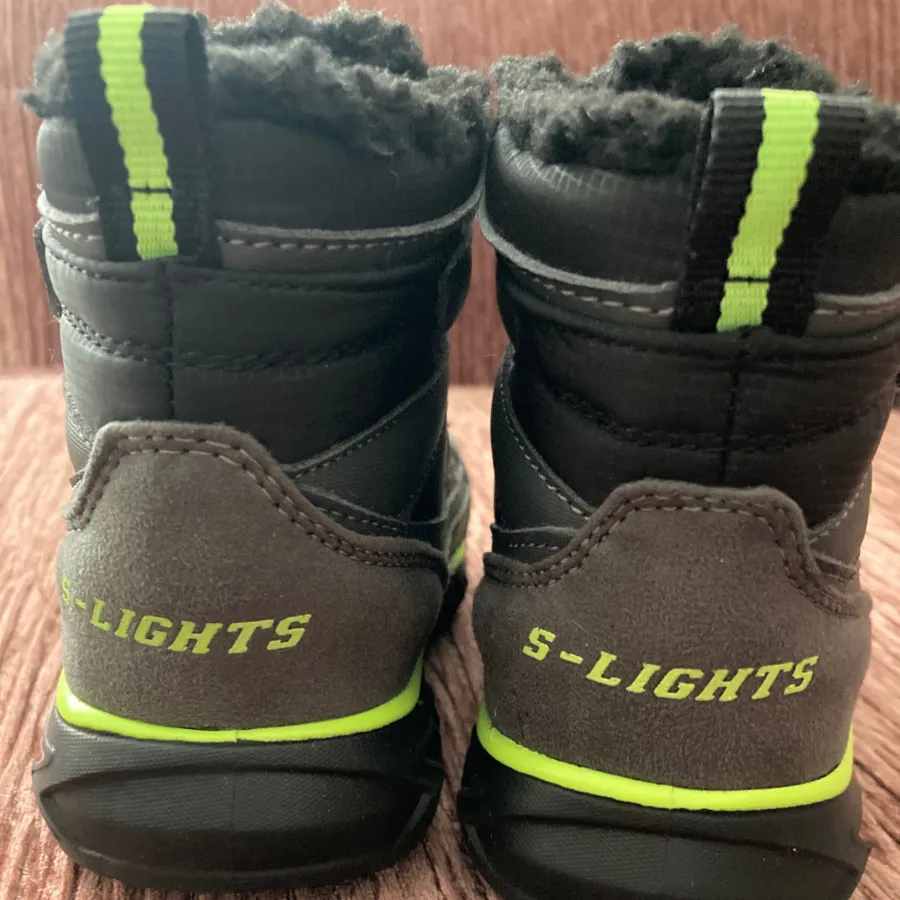 کفش نیم بوت اسکچرز