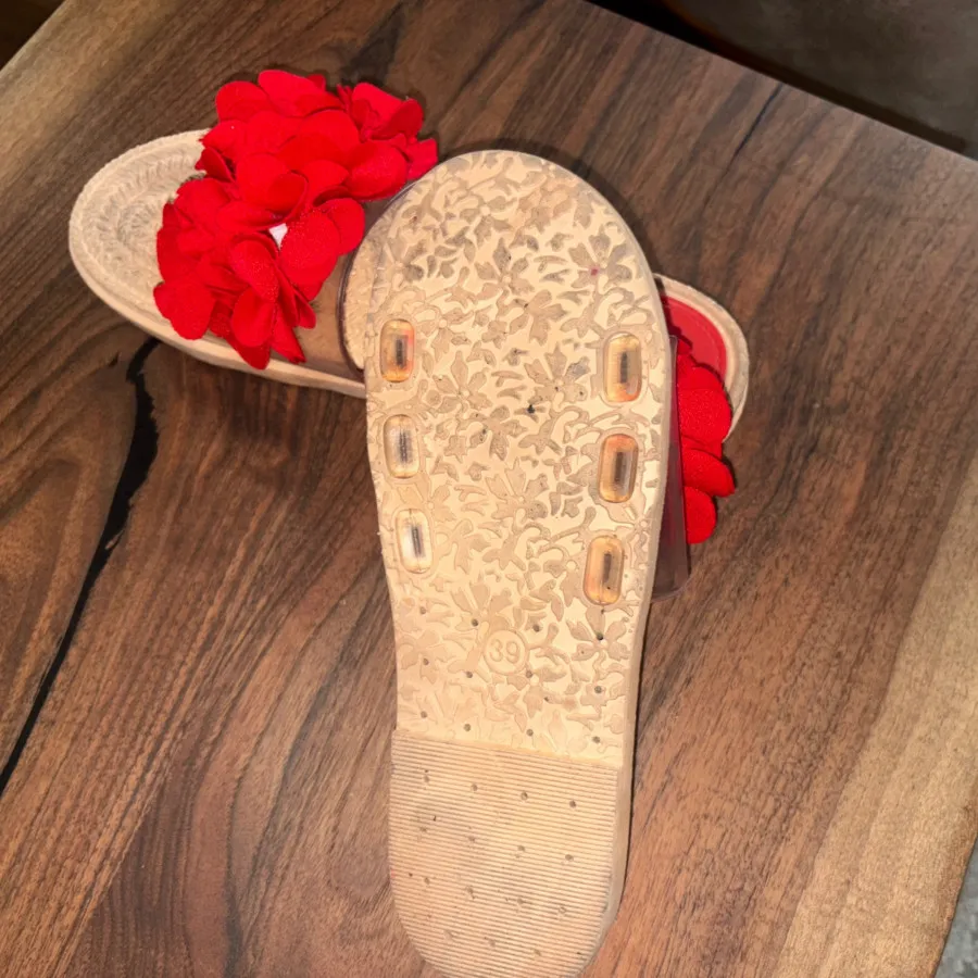 دمپایی رو فرشی