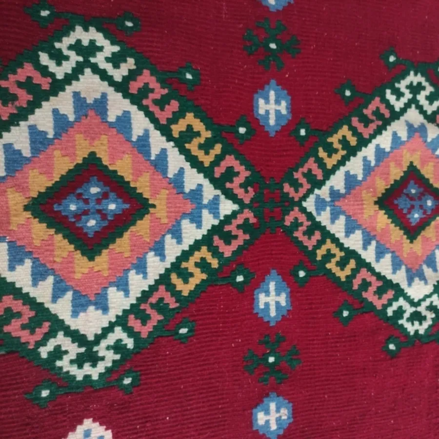 گلیم سنتی دست باف