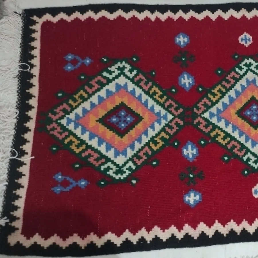 گلیم سنتی دست باف