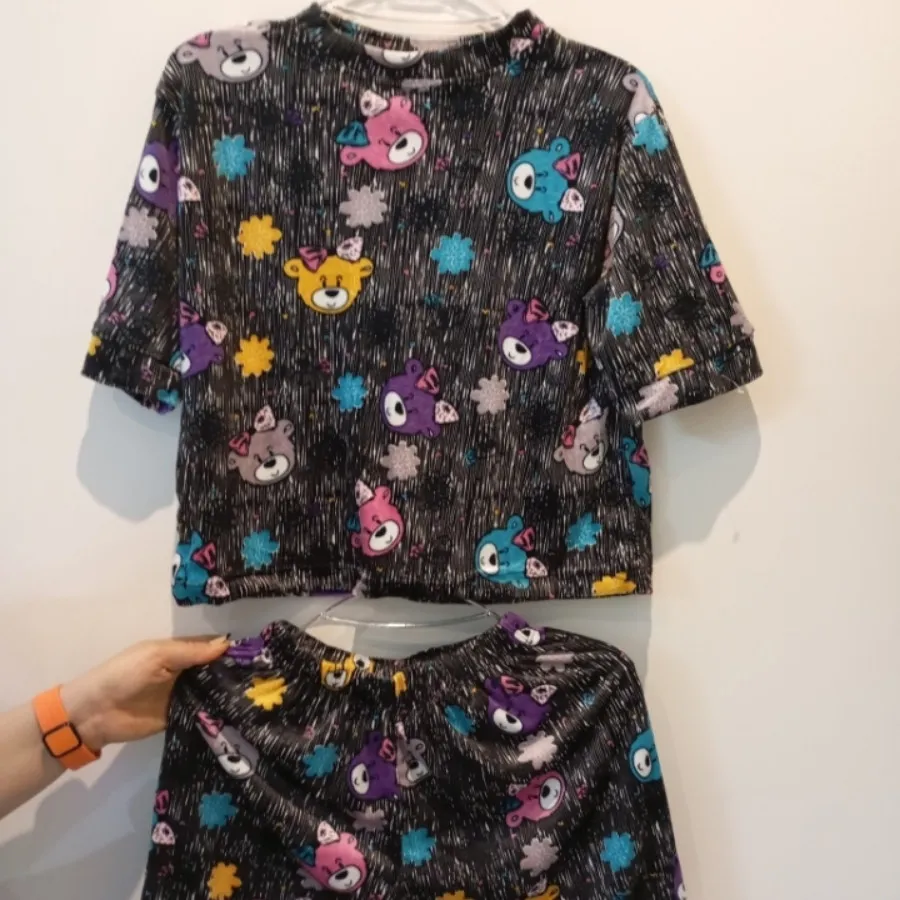 تیشرت کراپ و شورتک