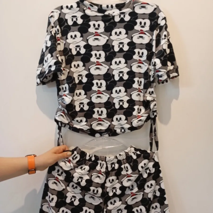 تیشرت کراپ و شورتک