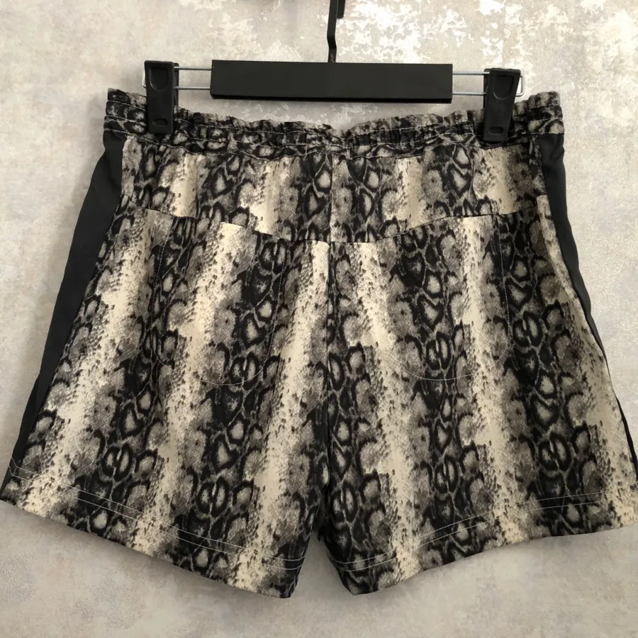 شلوارک خارجی