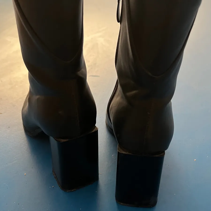 پوتین پاشنه بلند