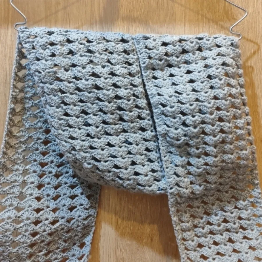 شال گردن بافتنی