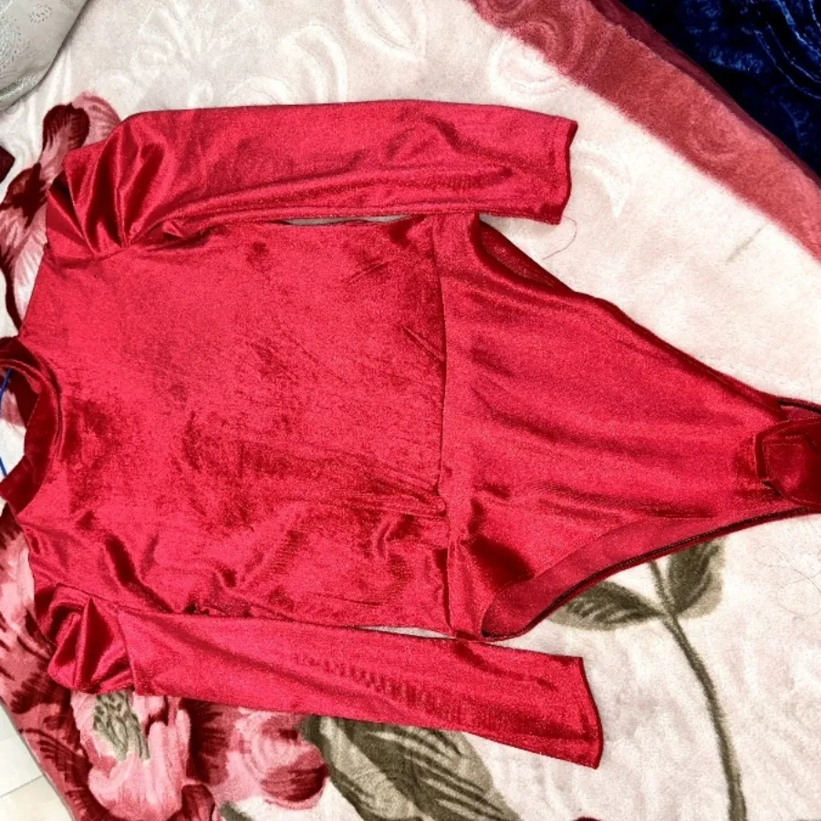 بادی مخمل خوشگل برای یلدا