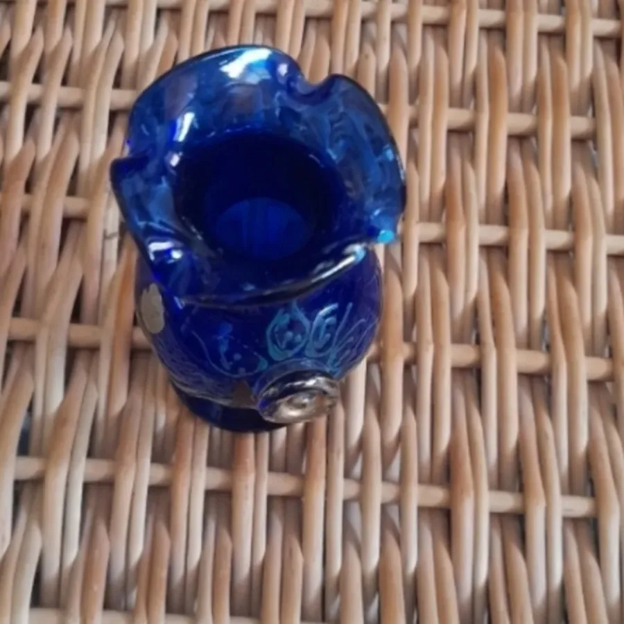 گلدان کوچیک قدیمی