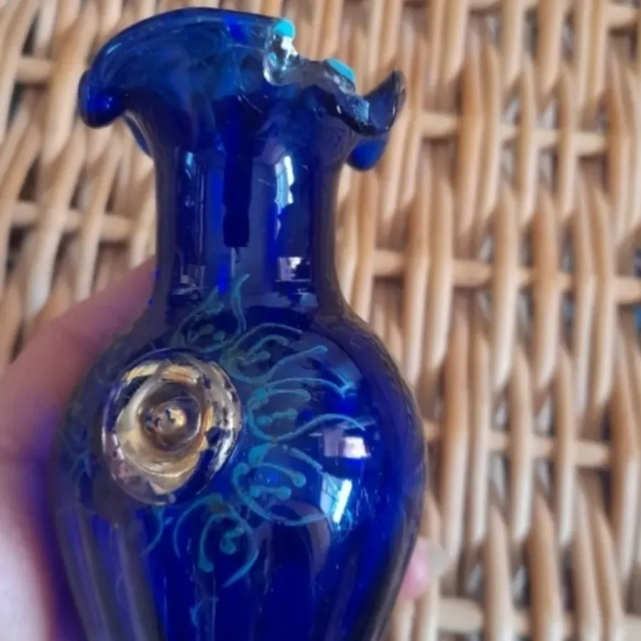 گلدان کوچیک قدیمی