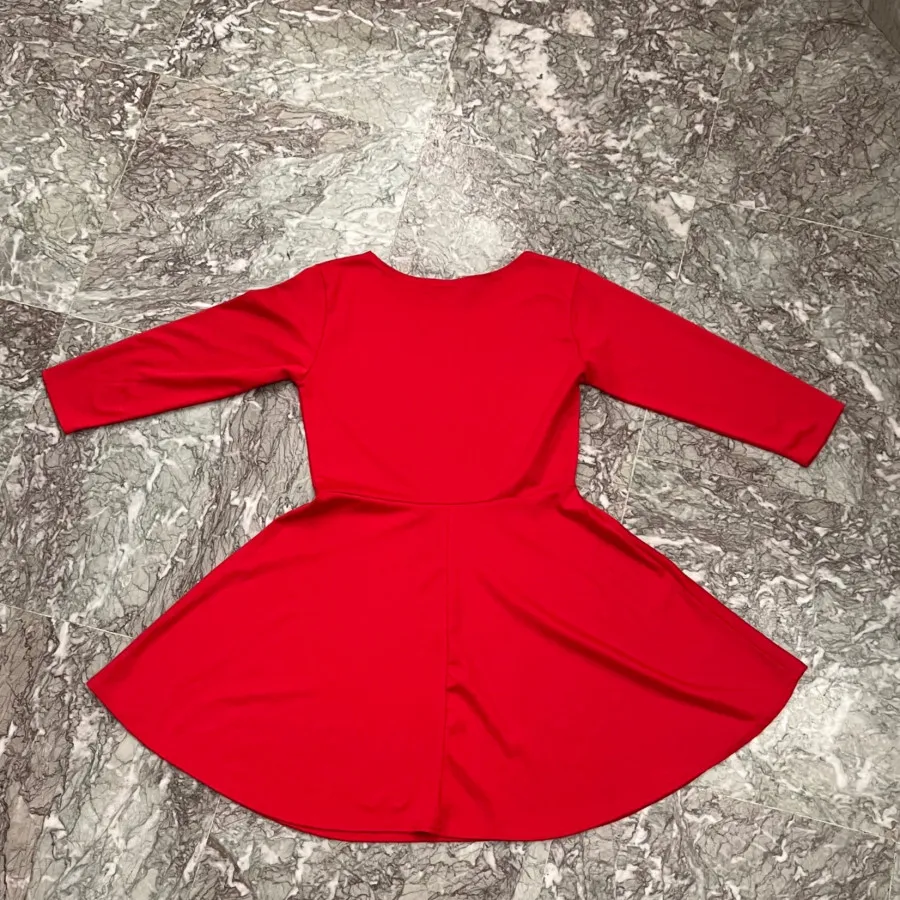 پیراهن قرمز