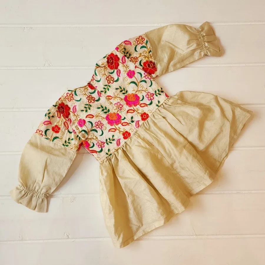 پیراهن سوزندوزی بلوچی