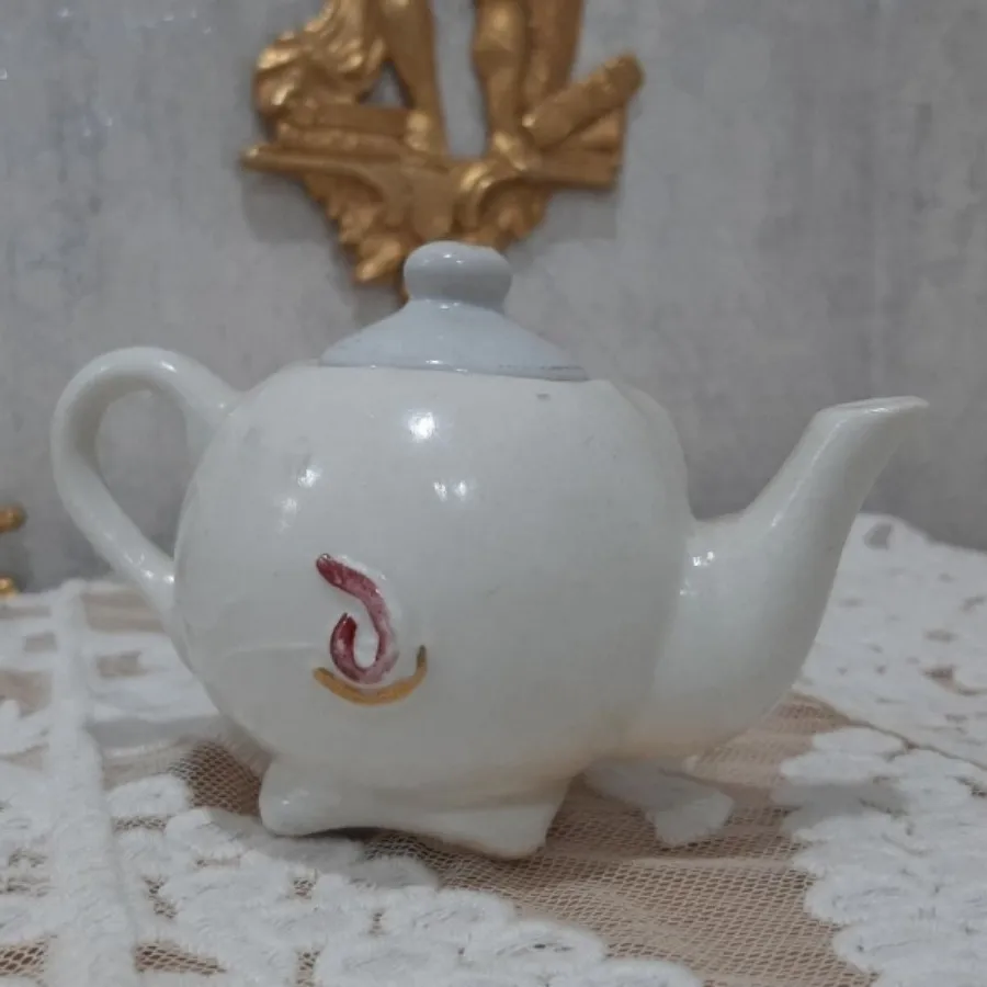 قوری گربه ای