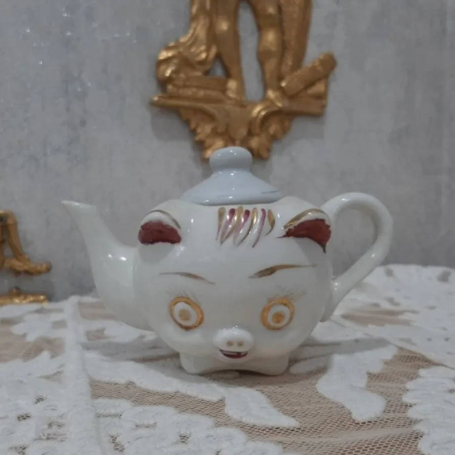 قوری گربه ای