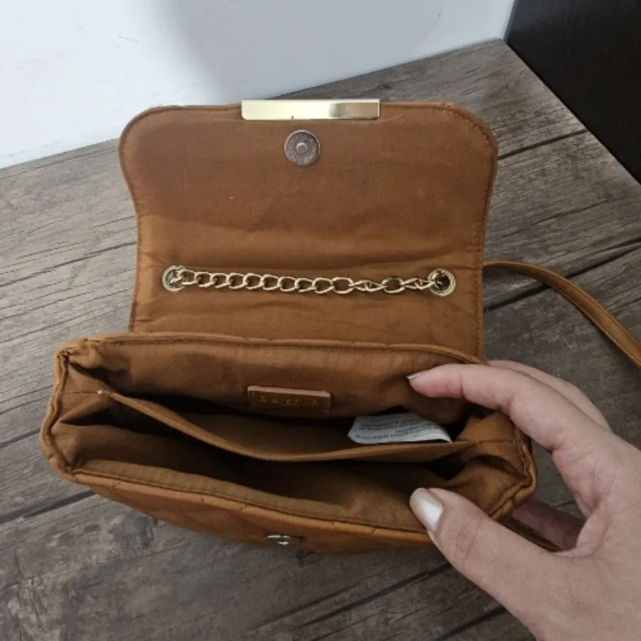 کیف عسلی برشکا