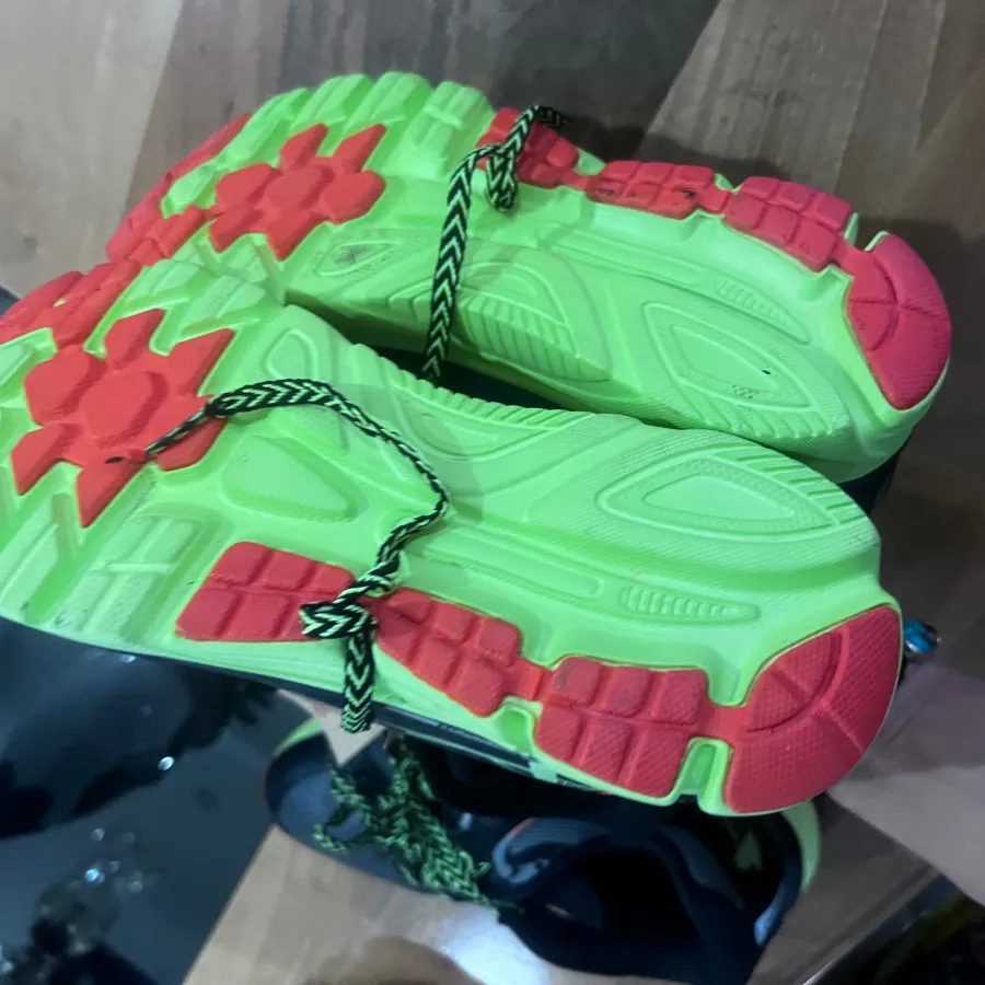 کفش کتونی ساکنی