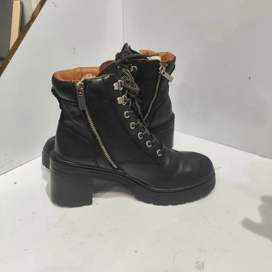 بوت زنانه اورجینال